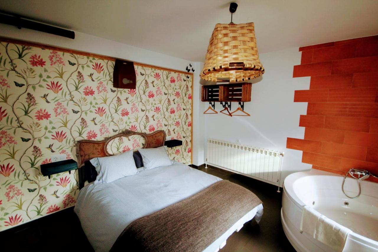 Loboratorio Rural, La Casa De Al Lado Guest House Casas del Abad Bagian luar foto